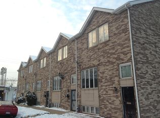 334 W 32nd St, Chicago, IL 60616
