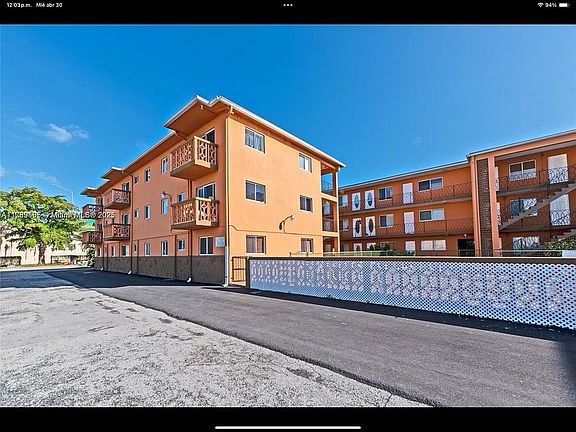 4th image of 2330 NW 11th St APT 32