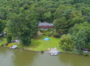 247 Bearfort Rd, West Milford, NJ 07480