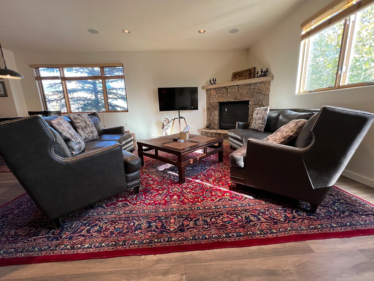 3 bed, 2046 sqft, $6,000 — Photo 4