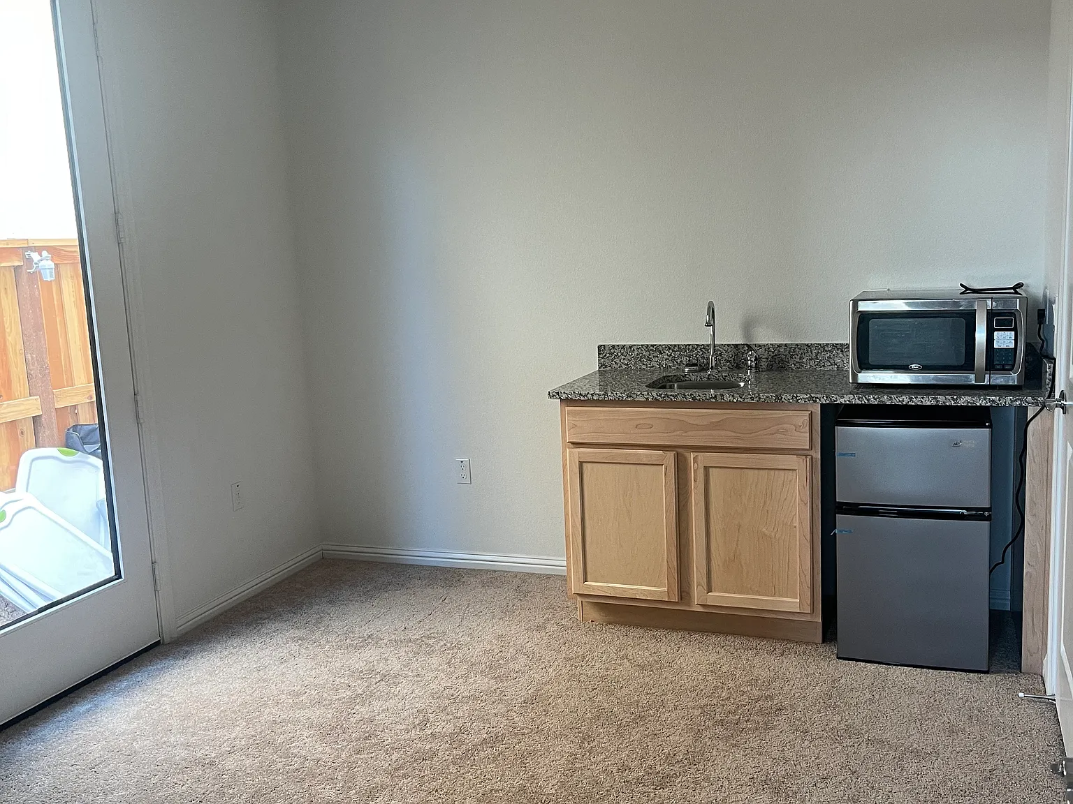 1 bed, 450 sqft, $1,350 — Photo 2