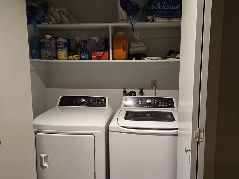 1703 W Olive St #19 — Photo 8