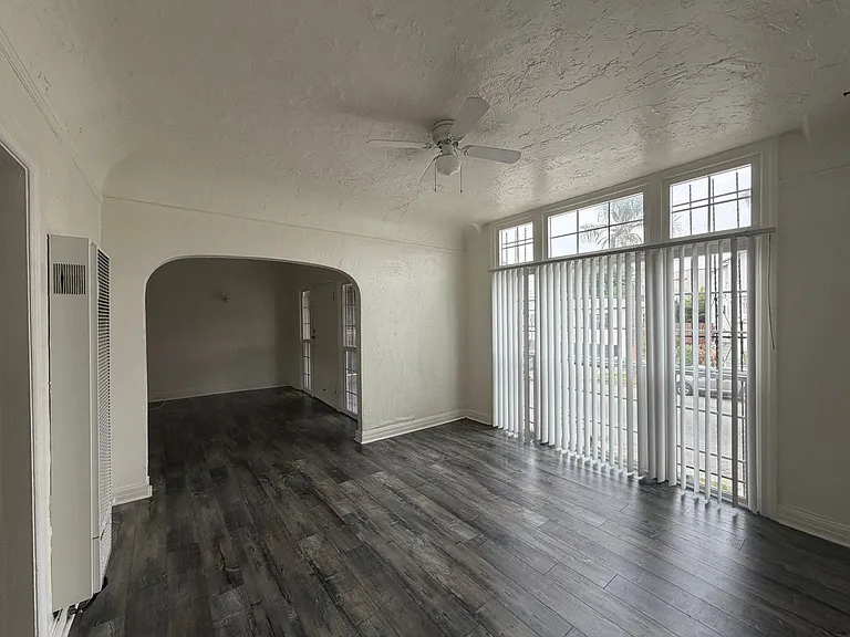 2612 Edgehill Dr — Photo 12