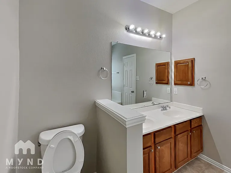 1039 Providence Blvd — Photo 15