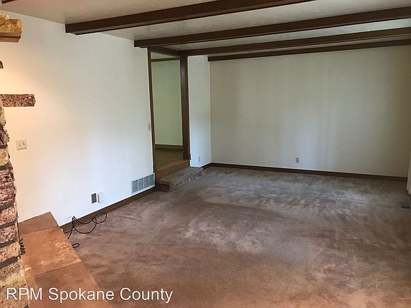5th image of 8119 E Columbia Dr