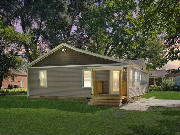 116 Latham Dr, Newport News, VA 23605