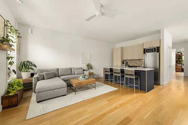 Living room, photo 5