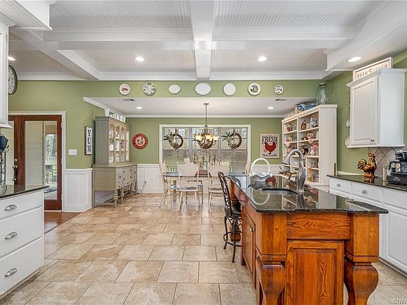 3rd image of 178 Forest Glades Ln