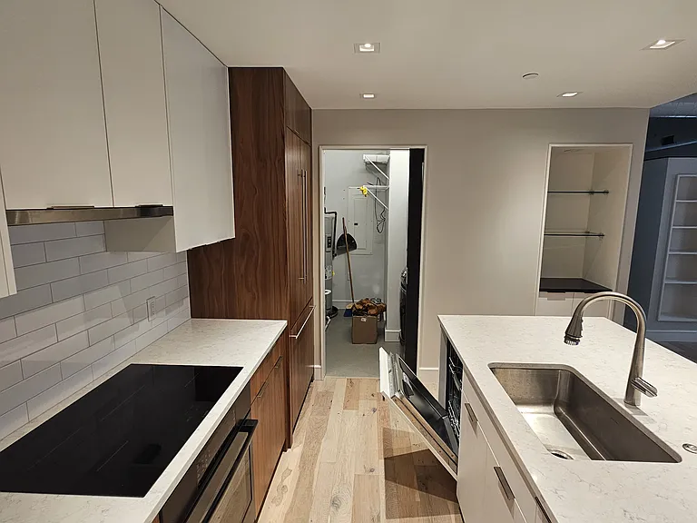 319 Broadway N #304 — Photo 9