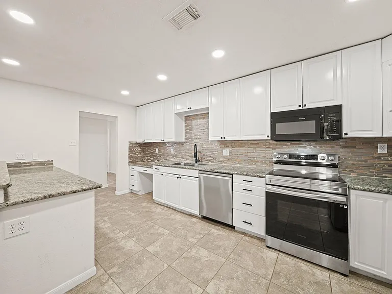 6711 Pickett Dr — Photo 6