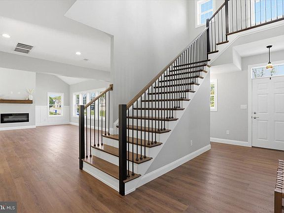 2nd image of 130 Woodbriar Dr