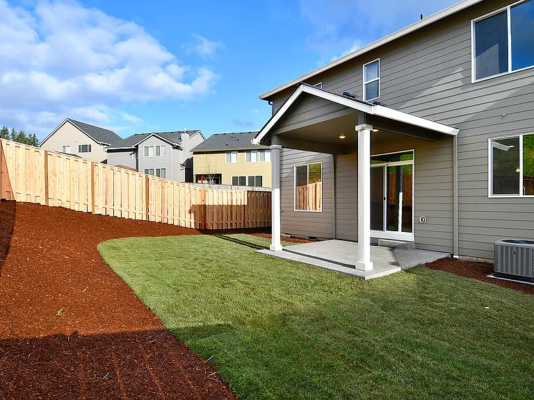 3625 NE Spruce Dr — Photo 13