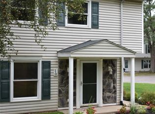 310 Canterbury Ln #B-24, Medina, OH