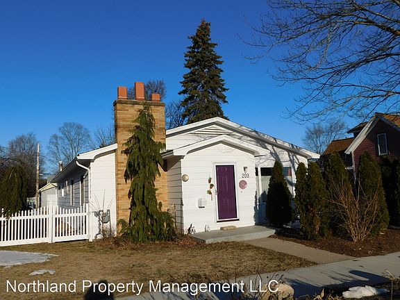2nd image of 203 N Cedar St