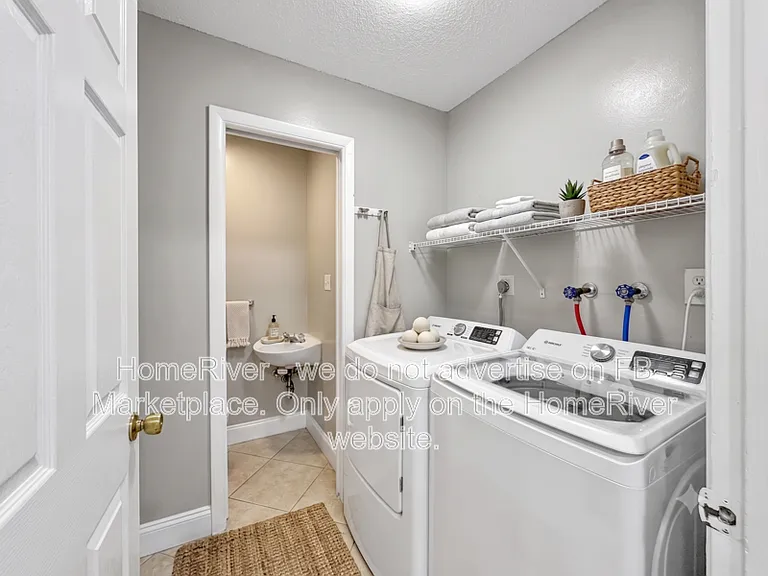 2015 Oleander Blvd #D — Photo 4