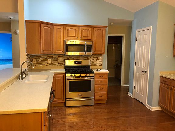 3rd image of 8801 Carriage House Way