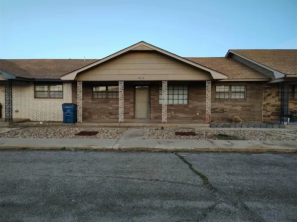 1505 Crestview Dr, Cordell, OK 73632