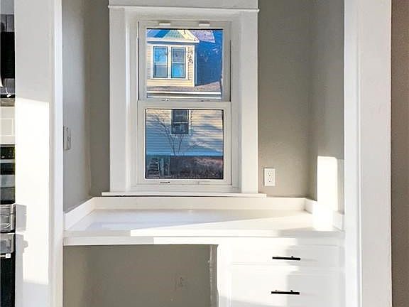 3rd image of 406 N 15th St