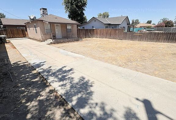 4th image of 3501 L St #A