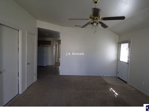 3rd image of 4107 Primrose Dr Unit B