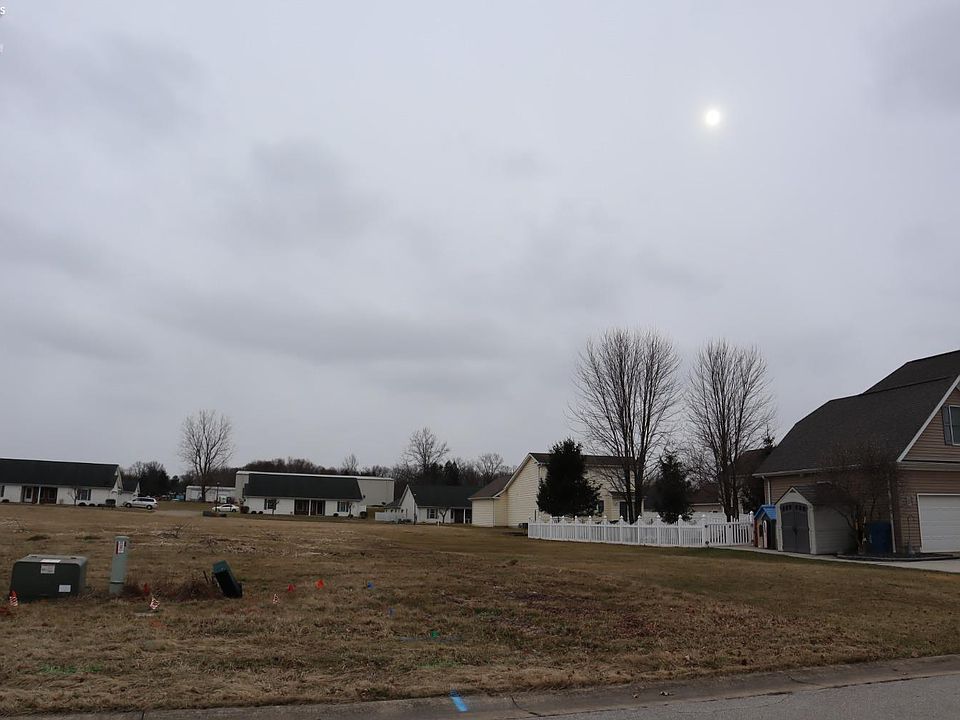 1st image of 18 Sara Dr