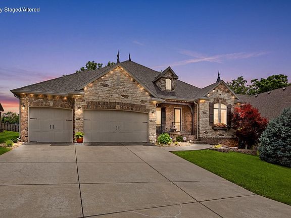 2nd image of 1272 Hayden Court E