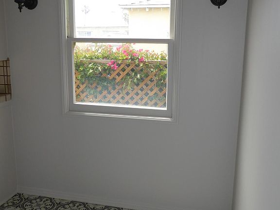 5th image of 4741 Bermuda Ave