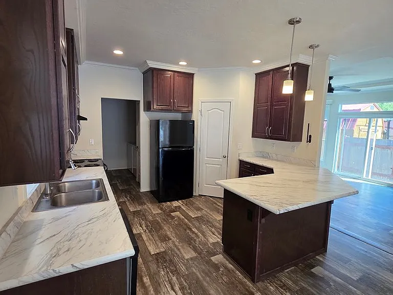 45135 McKenzie Hwy — Photo 7