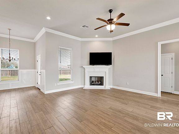 5th image of 804 Connolly Ave