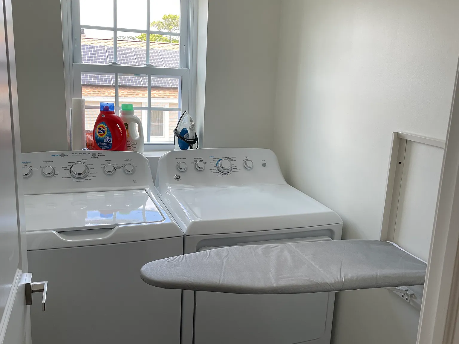 3 bed, 1300 sqft, $1,950 — Photo 2