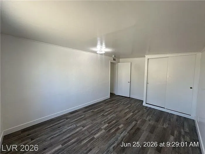 148 W Victory Rd — Photo 11