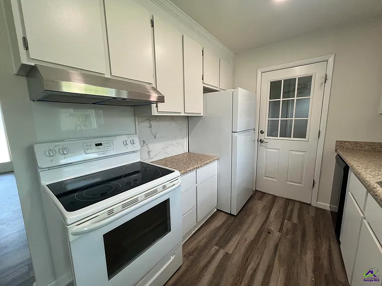 110 Trinity Dr — Photo 6