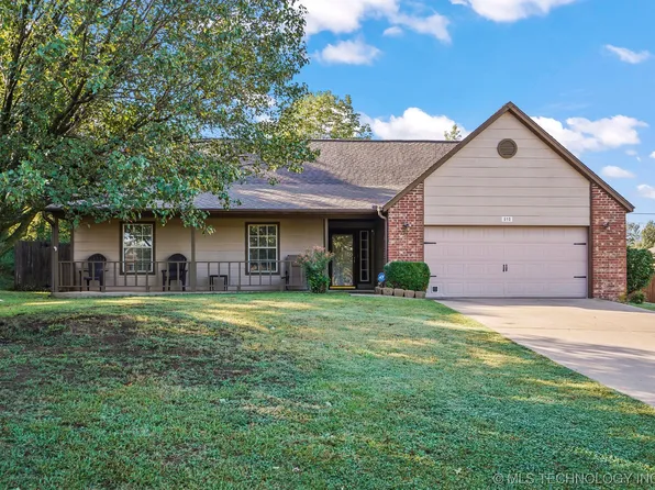 610 W 11th Ave, Bristow, OK 74010