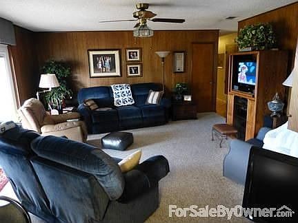 5th image of 1111 Honeysuckle Dr