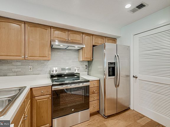 4th image of 6005 Curtier Dr Suite 6005A