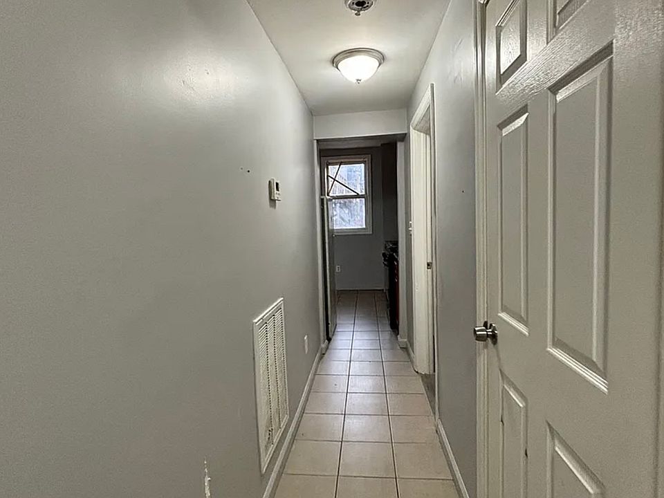 1st image of 190 Seymour Ave #1L