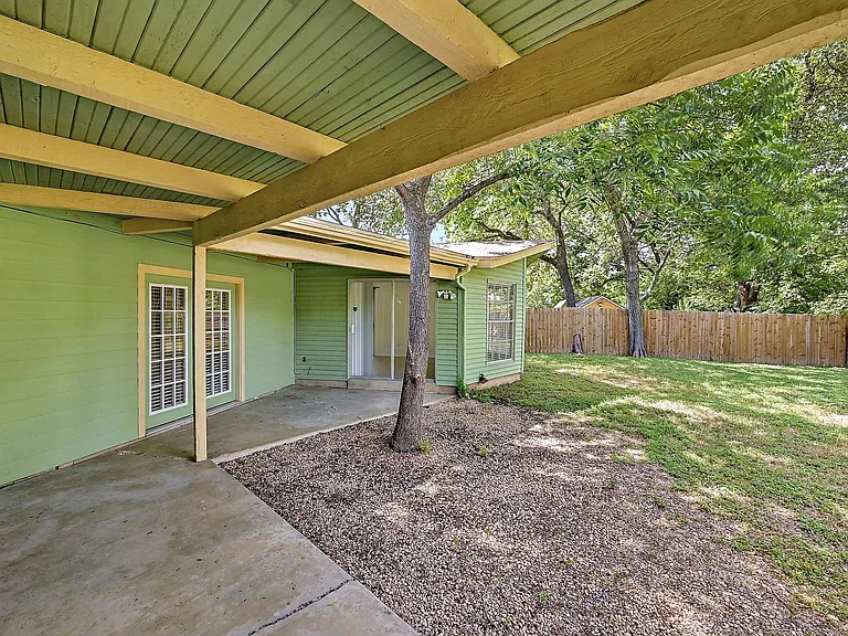 1702 Colony Creek Dr — Photo 23