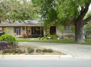 805 E 8th St, Weslaco, TX 78596