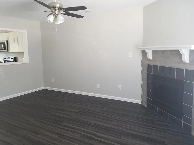 1209 Pueblo Dr — Photo 2