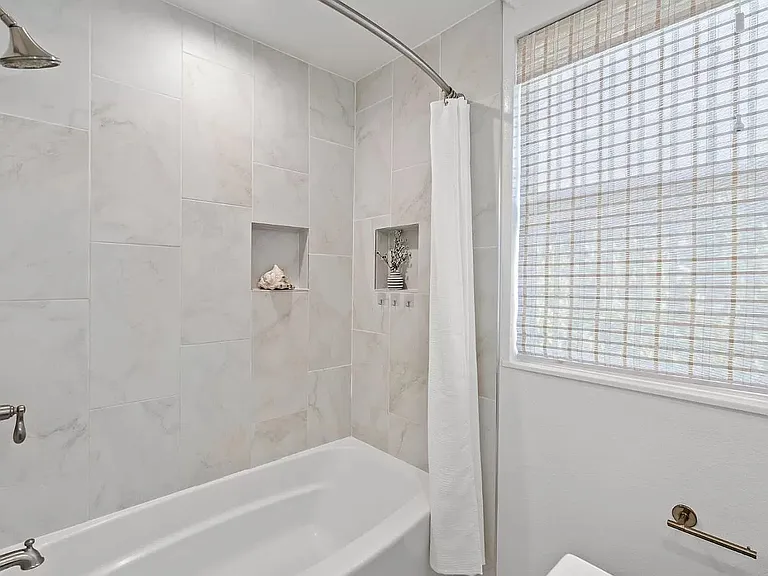 340 Nimitz Ave — Photo 6