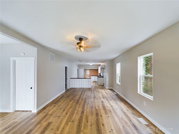 3rd image of 427 Wayne Ave