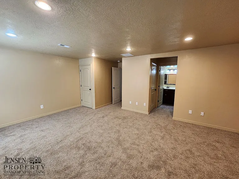 1000 E Bluff View Dr #94 — Photo 13