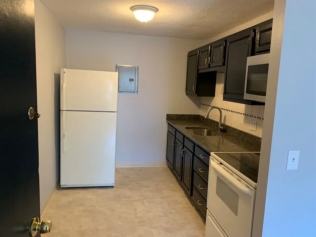 2 bed, 1.0 bath, 900 sqft, $2,650 — Photo 4