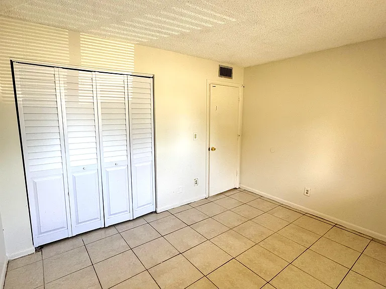 933 W Jasmine Dr — Photo 11