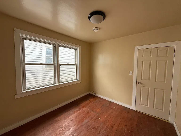 4004 Carey St — Photo 9