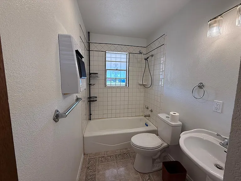 1314 Mesquite St — Photo 12