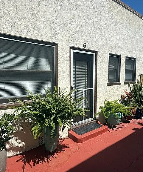 4226 E 4th St #6 — Photo 1