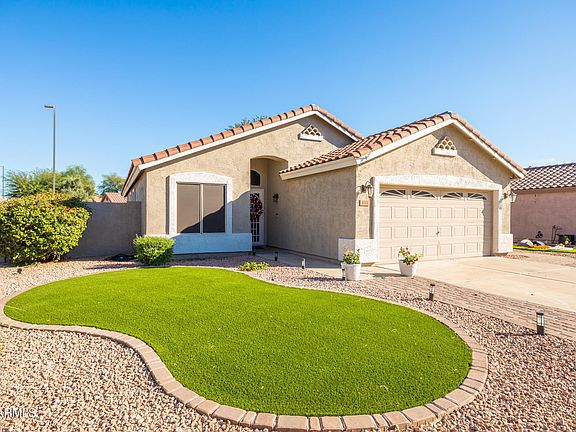 2nd image of 1071 N San Benito Dr