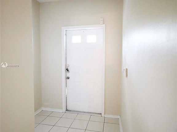 3rd image of 16627 Hemingway Dr