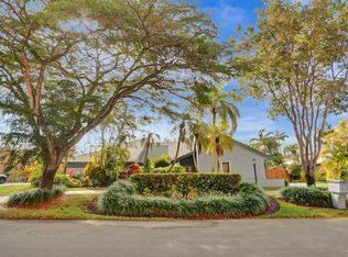 10440 SW 122nd St, Miami, FL 33176